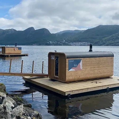 Lovely And Modern Apartman